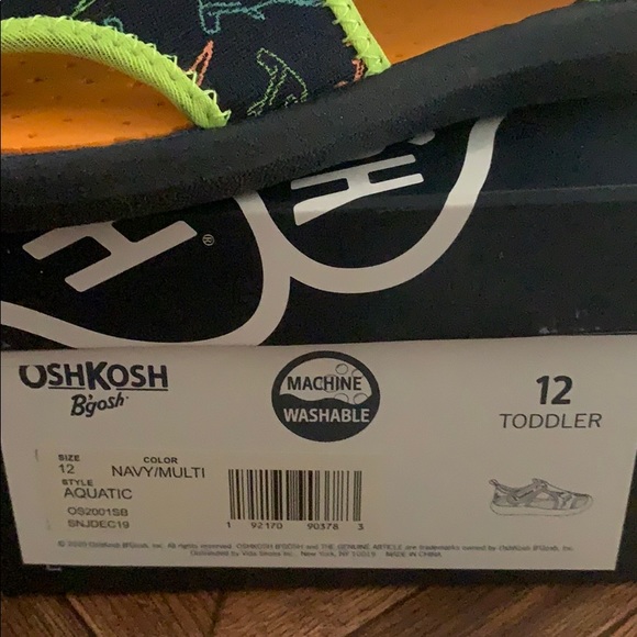 OshKosh Toddler Aquatic Water Sandals - Picture 2 of 7
